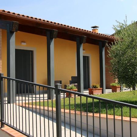 Bed and Breakfast Al Ginepro Монтеккьо Экстерьер фото
