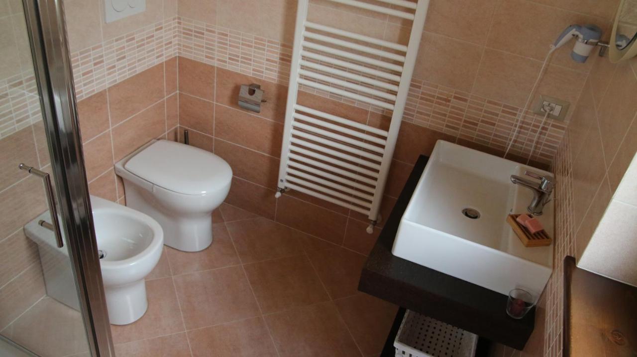 Bed and Breakfast Al Ginepro Монтеккьо Экстерьер фото